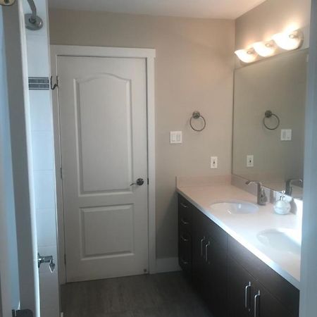 Large Suite With Separate Bathroom Richmond Exteriör bild